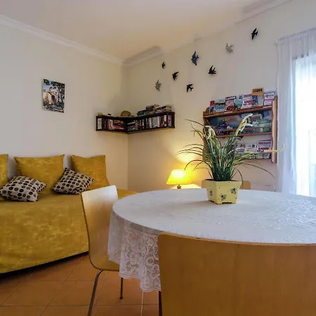 This Warm And Comfortable Apartment Lagos Room photo
