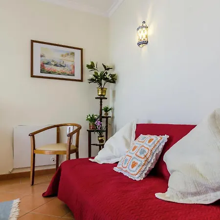 This Warm And Comfortable Apartment Lagos Room photo