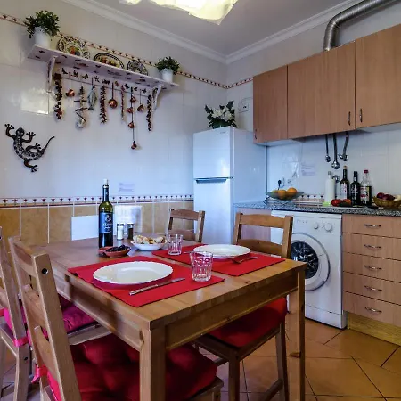 This Warm And Comfortable Apartment Lagos Room photo