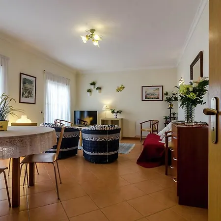 This Warm And Comfortable Apartment Lagos Room photo
